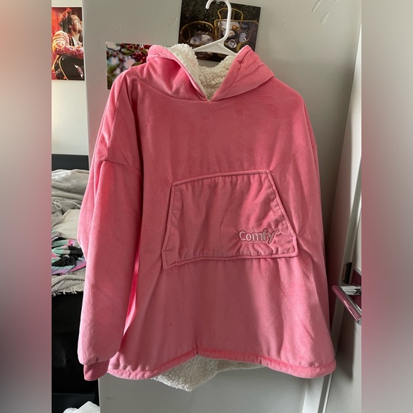The Comfy Hoodie - Picture 1 of 2
